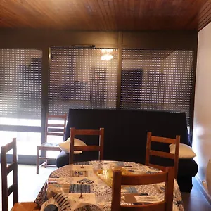 https://le-queyrelet-2.fr-provencehotel.com